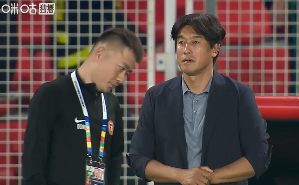 “泰山队如果下半场认真踢，进球能是2位数。”咪咕的解说员对辽宁铁人整场的溃败感