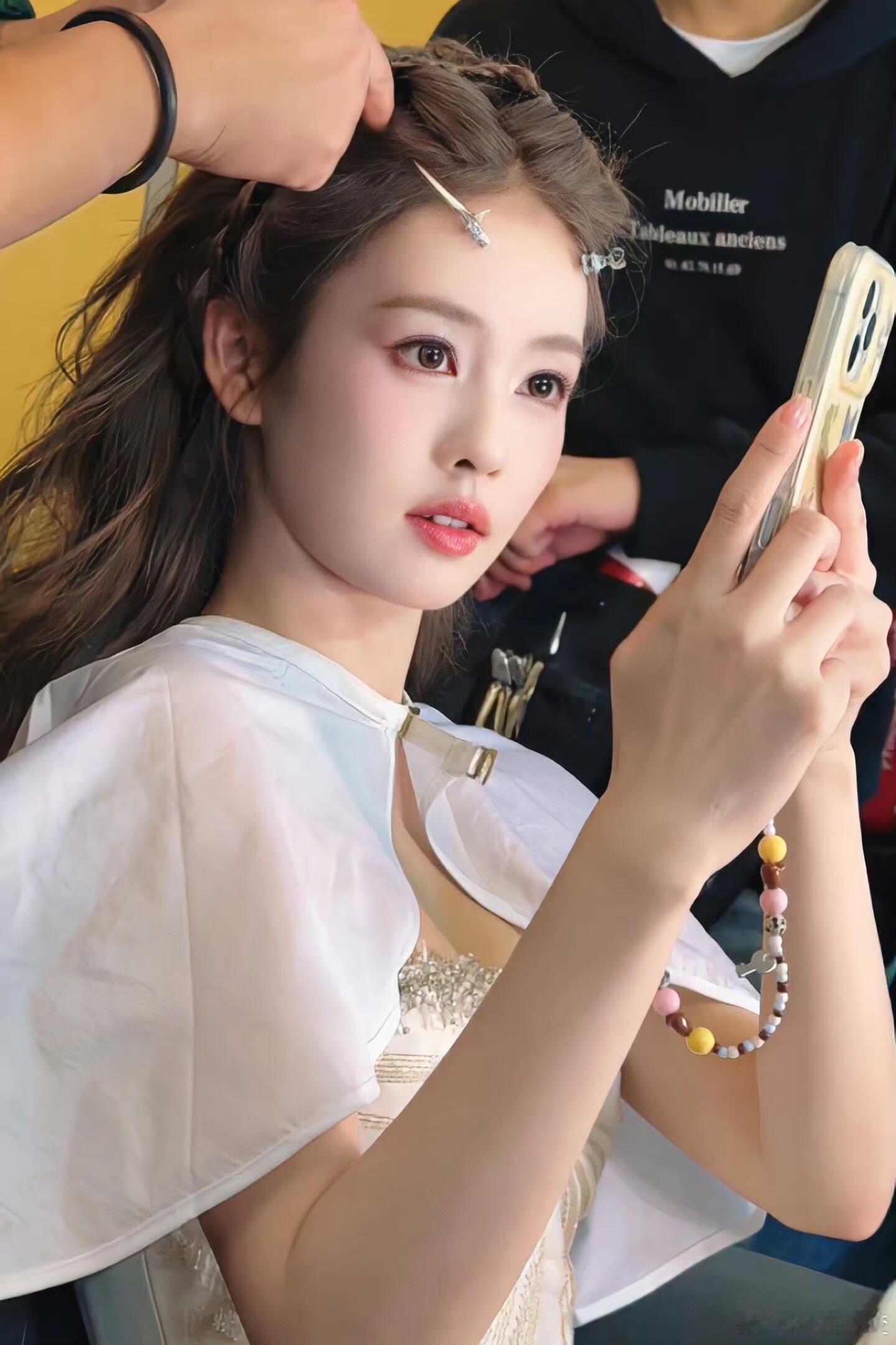 白鹿天，这竟然只是视频截图😱欧买噶，对白鹿的美有了新的认知！！！女娲娘娘，