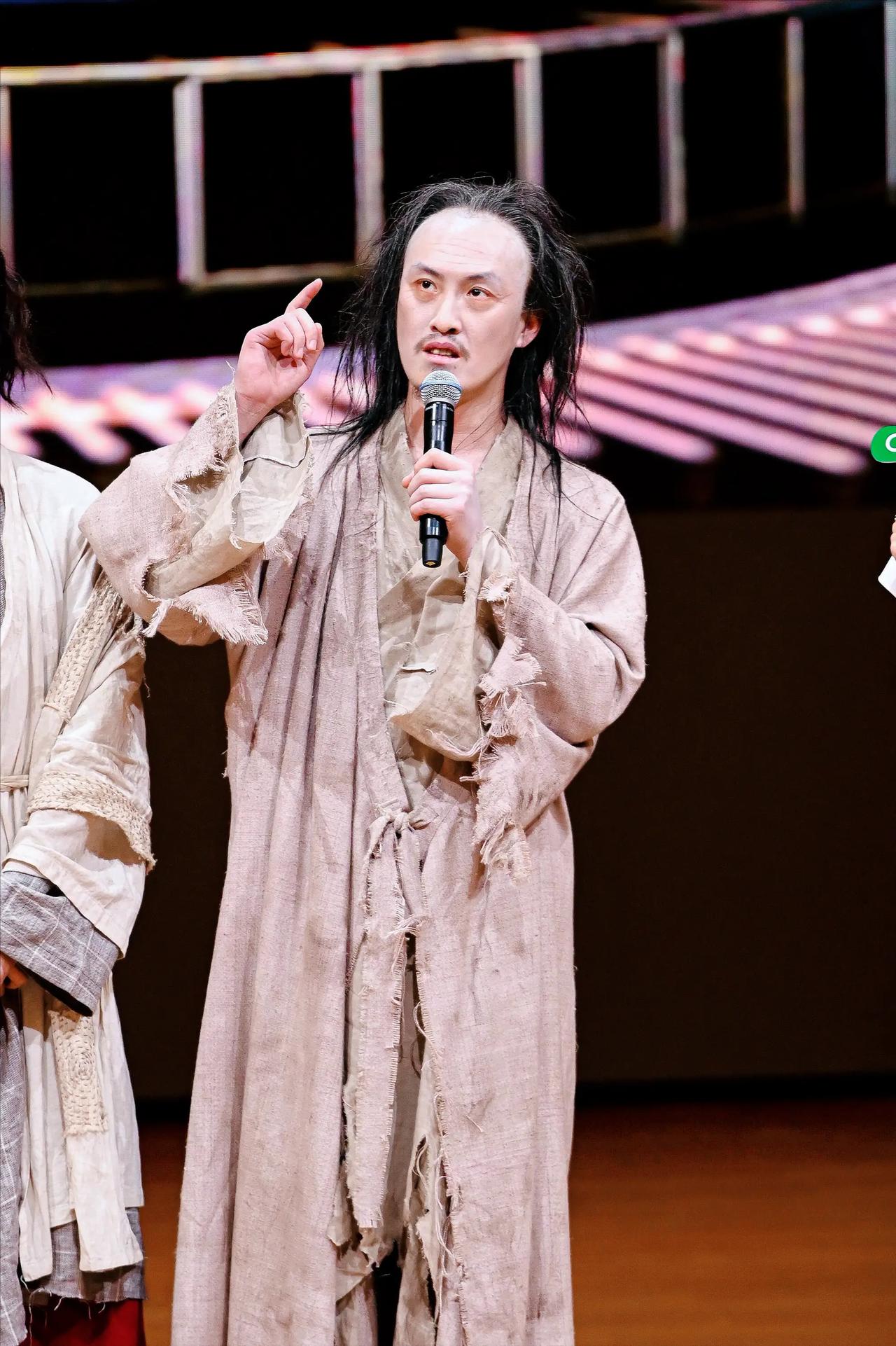 许君聪当年节目硬刚时，估计没有想到会有一天参演星爷的电影。《功夫女足》路演后