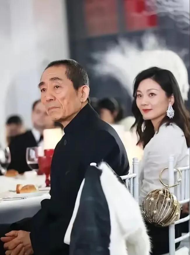 18岁的大一女生突然频繁恶心呕吐，去医院一查发现怀孕，孩子爹是比自己大31岁、站