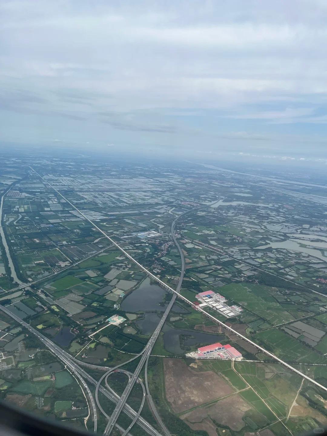 武汉这地方说到底就是长江和汉江冲出来的低洼地，湖多水多本质上是洪泛区。古代没有大
