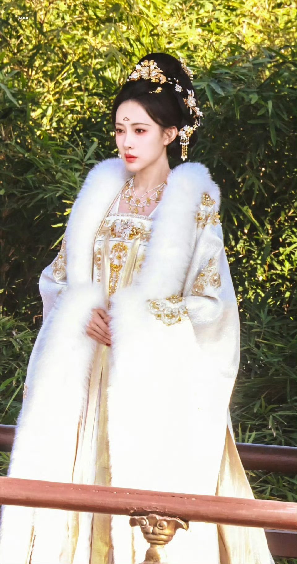 孟子义尚公主白金大氅造型，好华贵好漂亮的长公主女帝的衣柜