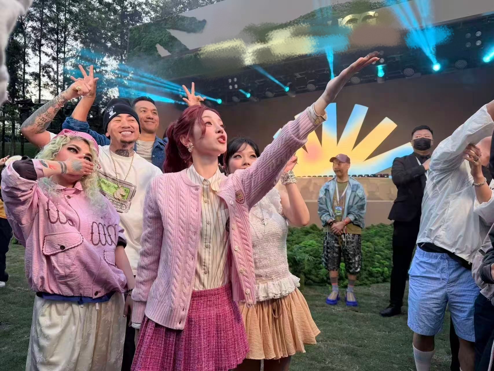 宋雨琦苏翊鸣马思唯合影谁懂啊！这阵容也太齐全了吧🥹宋雨琦、苏翊鸣、马思唯、万