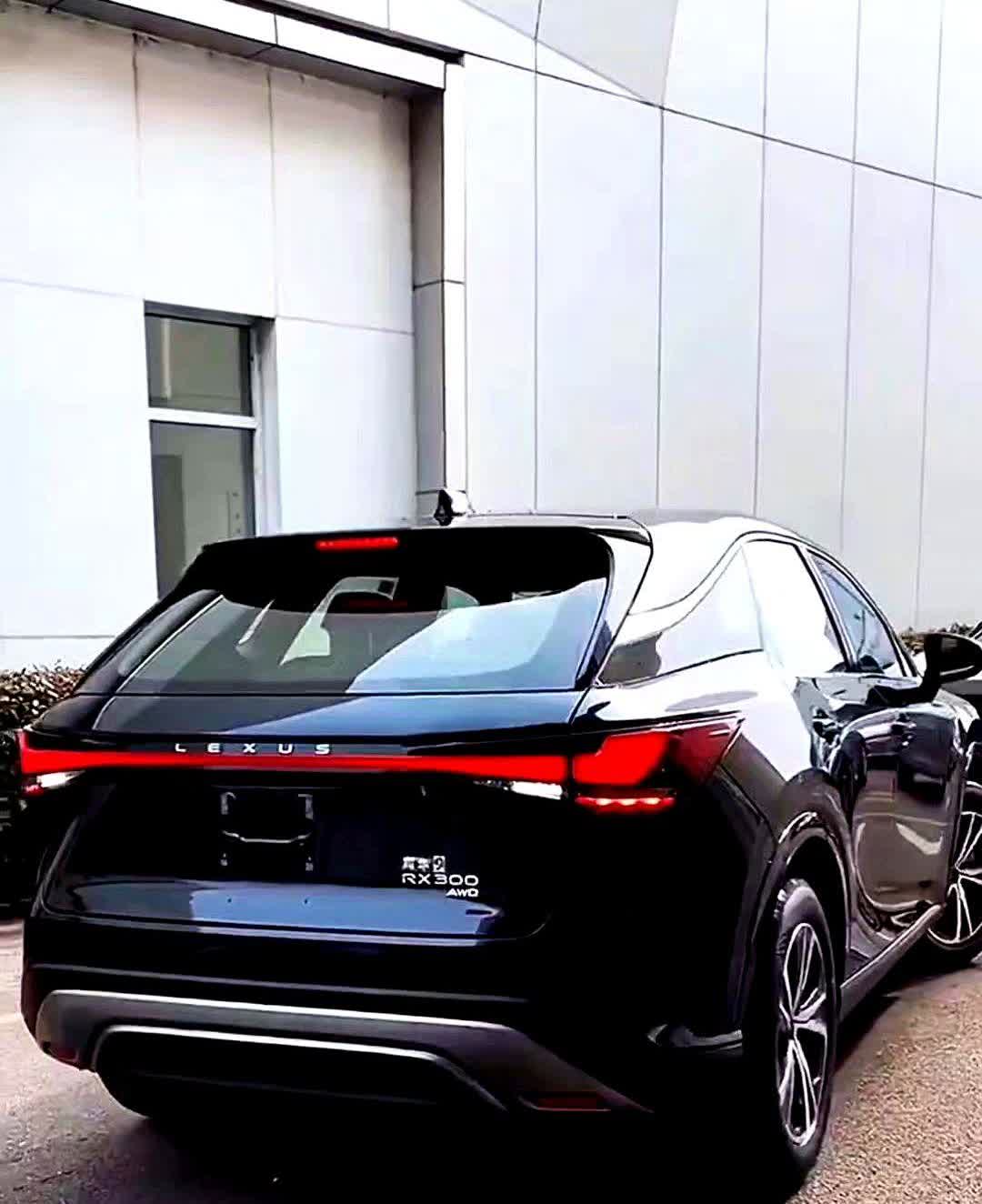 2025款雷克萨斯RX300至高降幅9万，低至29万起。你没听错，雷克萨