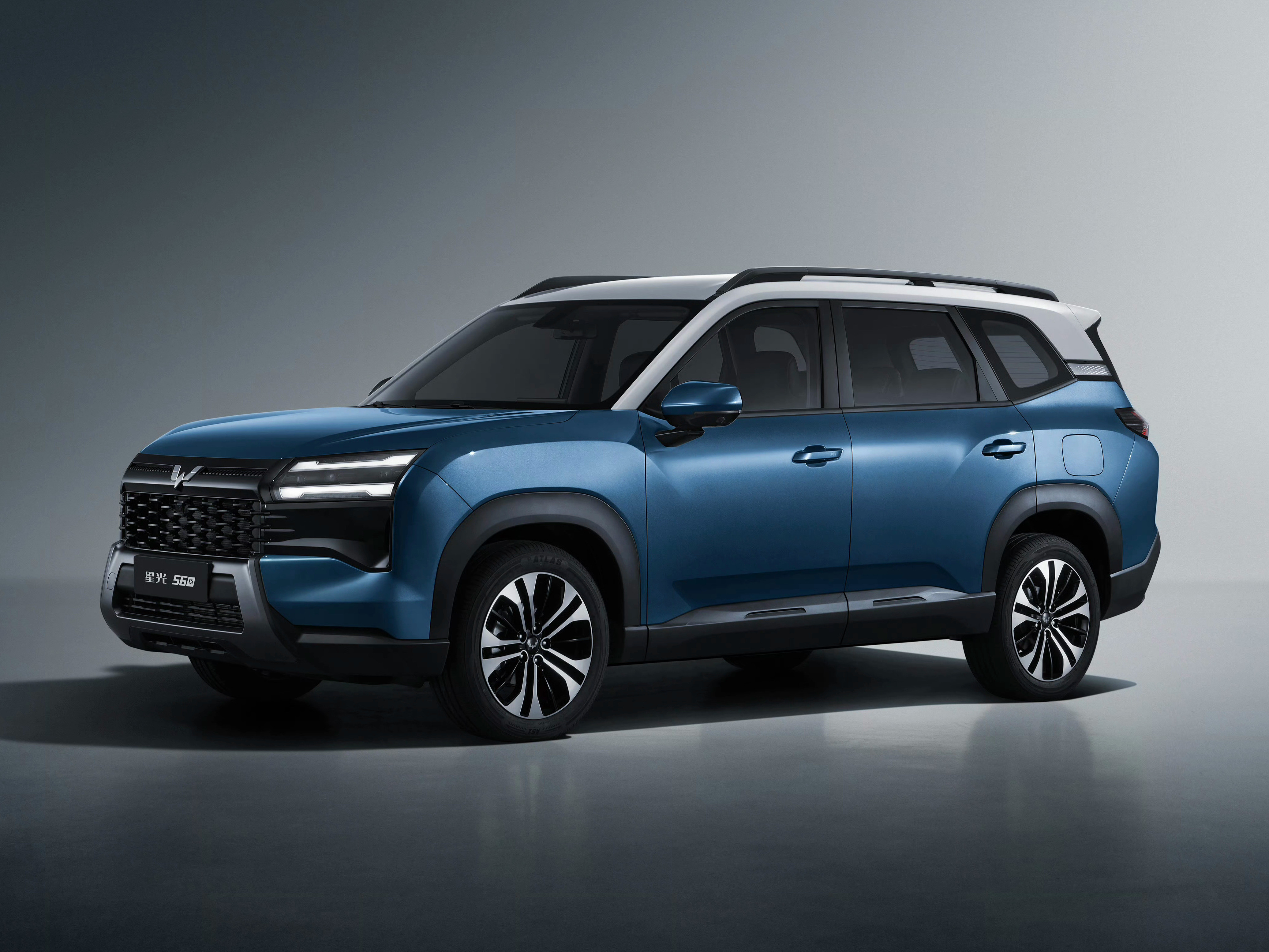 你还真别说，五菱的设计，就没出过什么岔子，贼稳全新车型星光560，一台硬派风格的