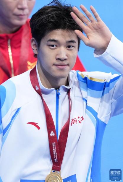 潘展乐才21岁，正值黄金年龄，为什么状态却有所下滑？他在全运会上拿到了1金2铜，