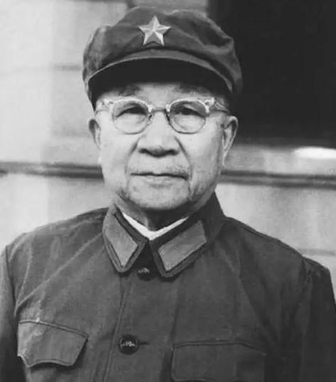 1950年，中央决定将广西省会设在南宁，省委书记张云逸却提出了异议。彼时