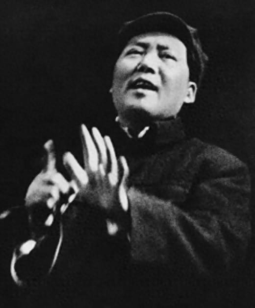 此人与我党有血海深仇，毛主席却说：不能杀，立刻送我这里来“1948年10月27