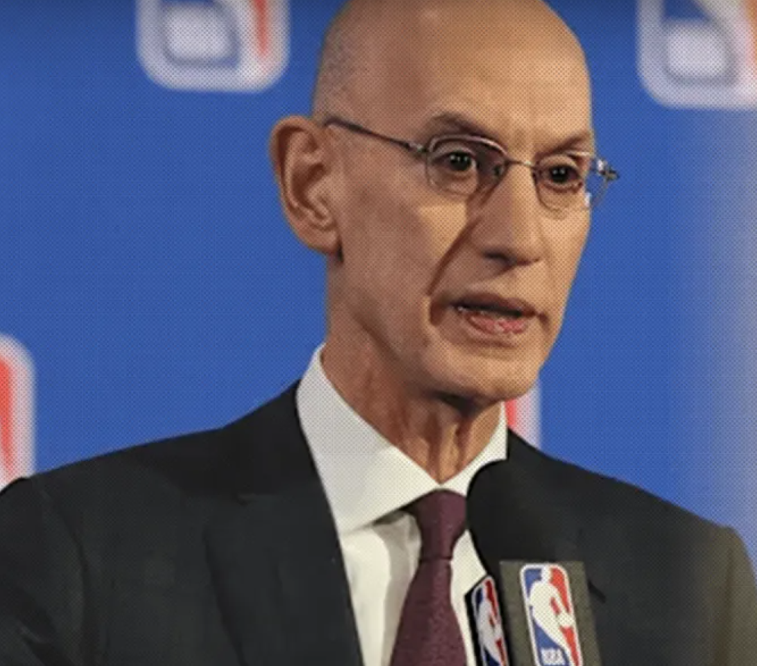 NBA总裁亚当-肖华在全明星周末的媒体日召开了新闻发布会。发布会过程中，有记者