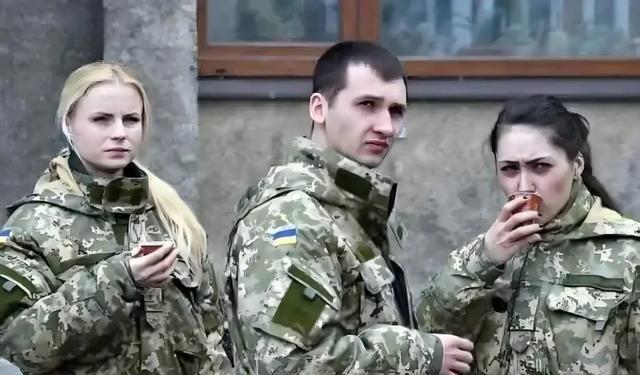 俄乌冲突中，为什么俄罗斯死活不愿意撤军？现在回头看，原因其实很简单：俄罗斯不愿