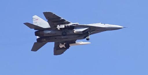 武契奇这次真开窍了，那些苏联米格29老破战机本来要报废了。结果，塞尔维亚空军买了