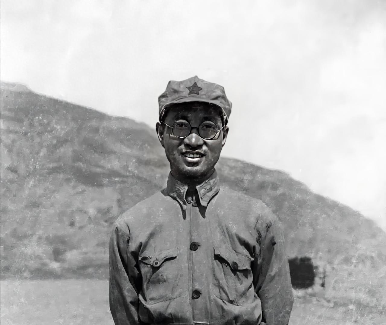 1945年4月，在党的七大上，李富春和陈赓都当选为候补中央委员。陈赓问李富春，何