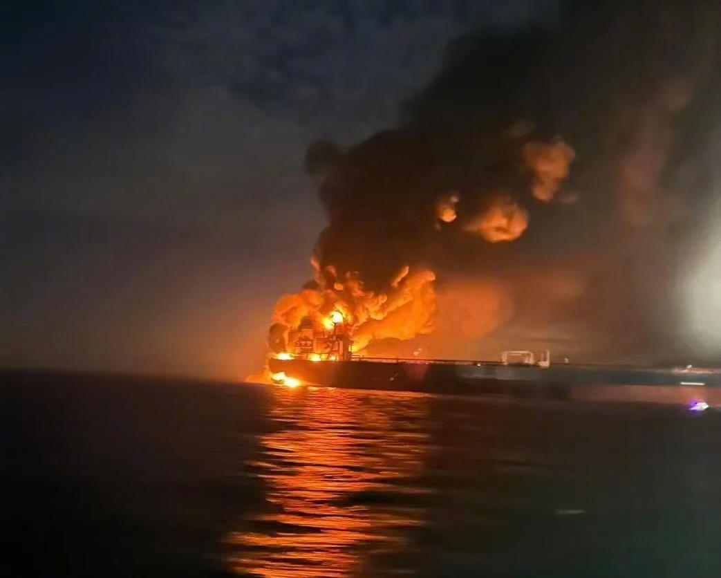 对于俄罗斯海军黑海舰队遭到乌克兰军队重大打击，俄罗斯国内也开始吐槽：在当地时间1