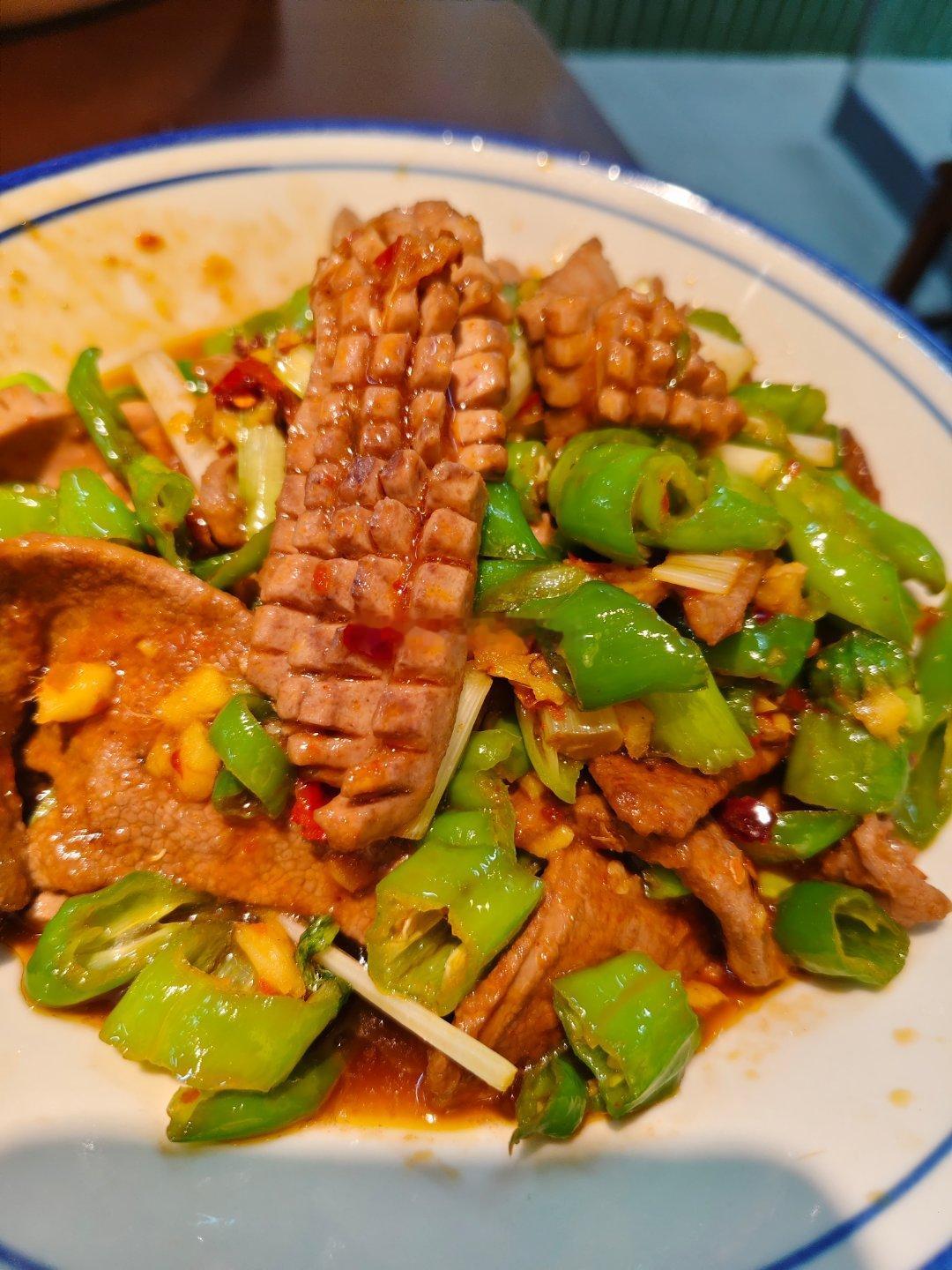 牛肉价格创近两年新高怪不得餐厅里牛肉的菜越来越贵不过辣子牛肉是真的过瘾不可辜负的