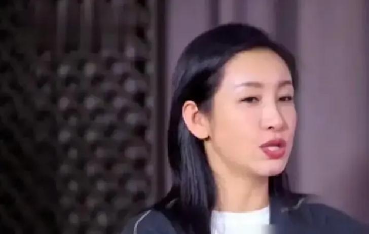 剧组聚餐越狠，戏越烂！王雷改请客方式，收视直接飙第一以前他天天请火锅，拍到