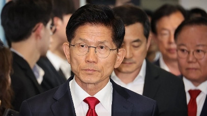 当韩国大选计票达到50%之际，国民力量党候选人金文洙及其竞选阵营已然知晓大势已去