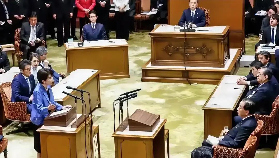 当地时间11月26日国会党首辩论上，野田佳彦质问高市早苗对恶化中日关系要承担啥责