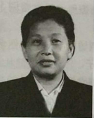 1939年，新四军女战士徐敏正准备去茅房，却被一男人从身后拦腰抱住，捂着她的嘴