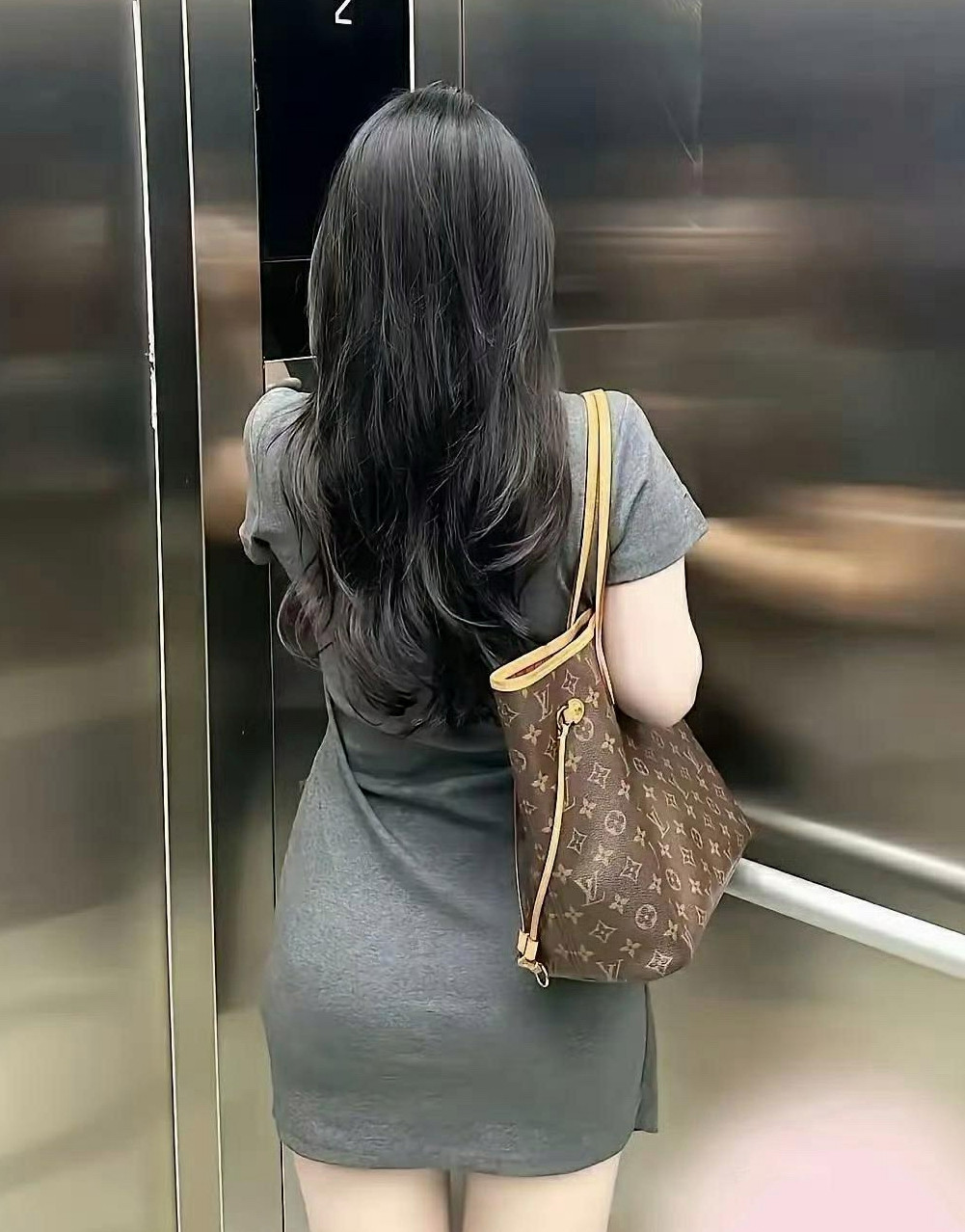 新来的同事打个招呼吗