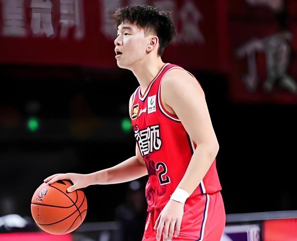 到手的胜利飞了，输北控1分，揪出1个表现最差之人，坑惨了广州队！CBA常规赛第