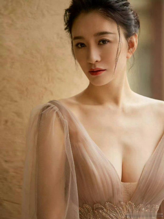 李小冉我每天吃一个唐僧李小冉这状态哪像姐姐，明明是仙女下凡，每天一个唐僧也太好