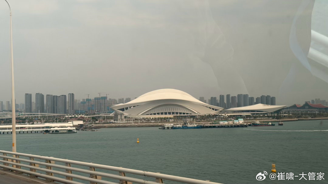 不得不说，太像了厦门·奥林匹克体育中心-凤凰体育馆