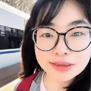 真够拼的！浙江杭州这位姑娘火了。公司把她调去上海总部，她盘算过后，每月掏3000