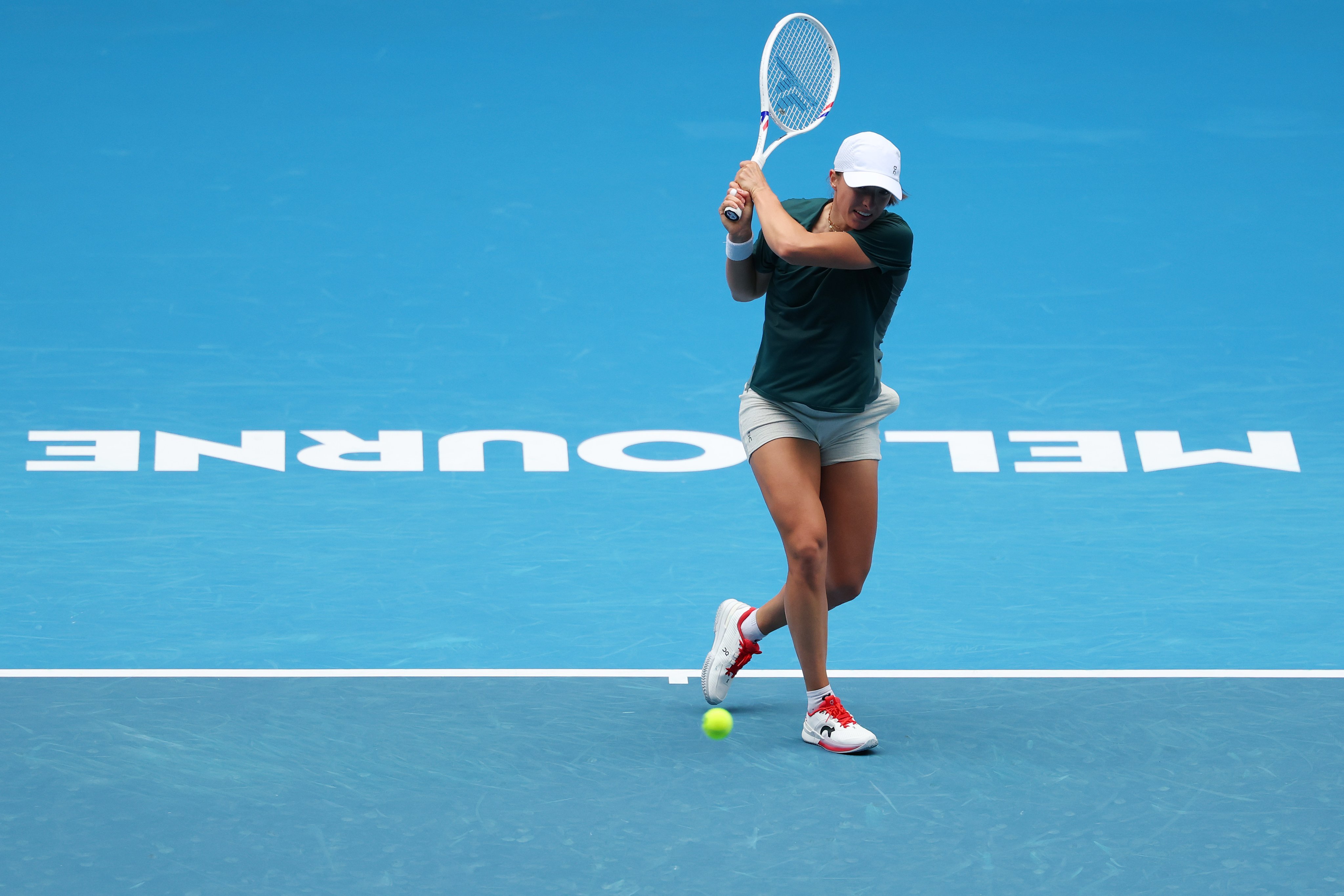 澳网抽签仪式斯维亚泰克第四轮对位大坂直美，八强战的潜在对手是莱巴金娜，今年澳网