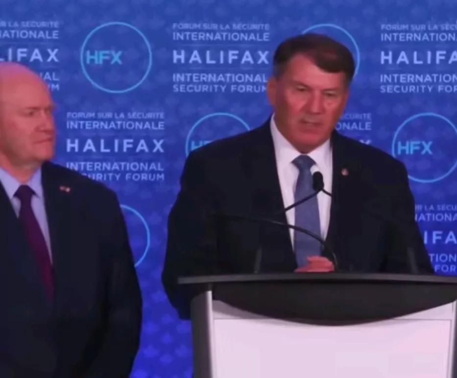 欧洲新闻网消息，当地时间22日，美国参议院情报委员会副主席，共和党籍参议员迈克.