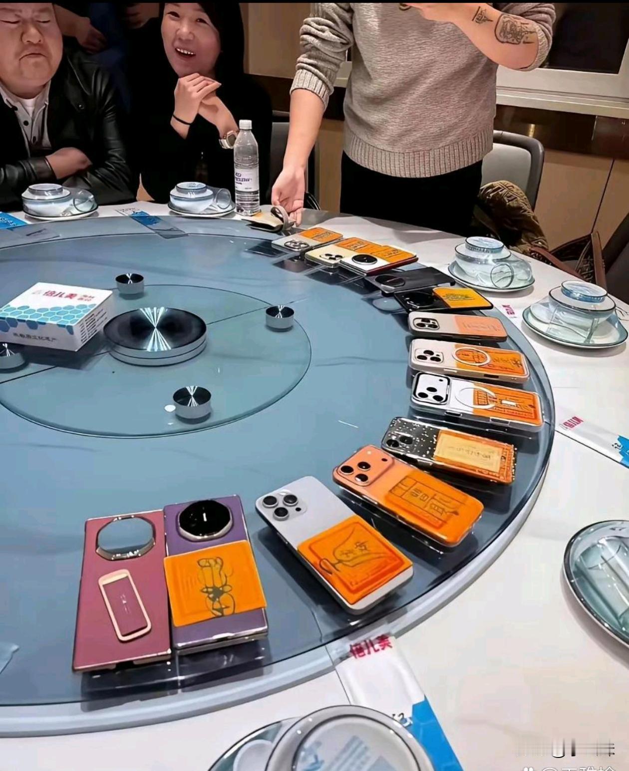 为什么都在手机背后贴一张符呢，有什么说法没？