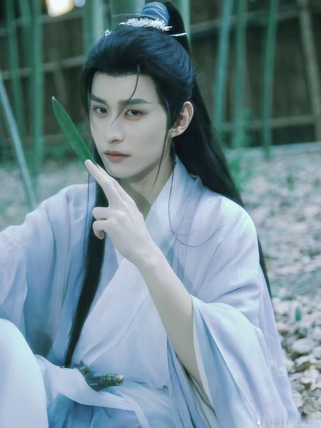 《赴山海》除了男主成毅，​最受欢迎的就是柳随风了吧。​他不仅智计过人，还有一段自