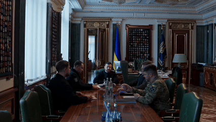 泽连斯基放出大杀招——在俄军导弹几乎炸光乌克兰能源基础设施的关键时刻，他终于不再