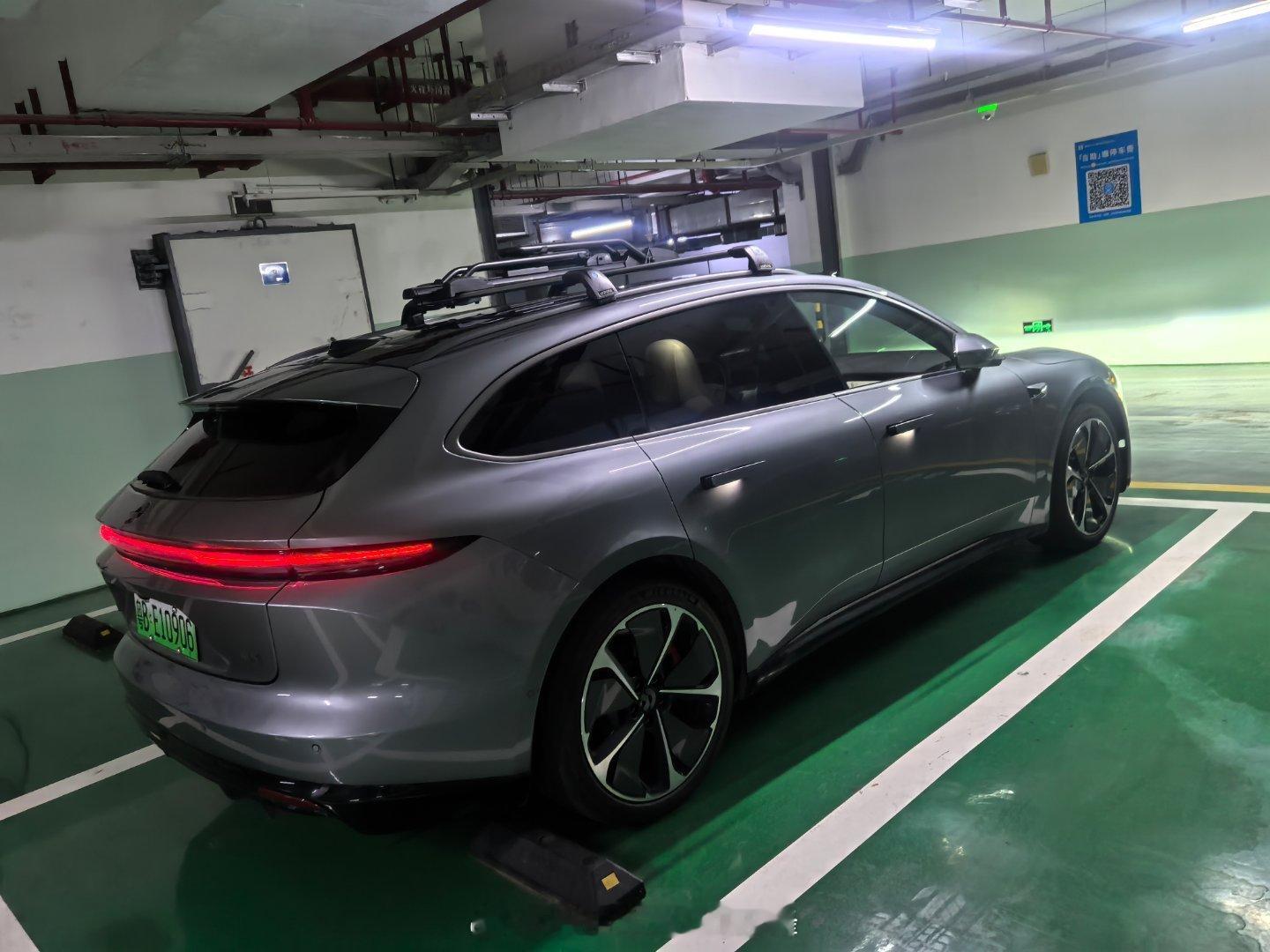 现在旅行车多了，想当年，蔚来做了一件有开拓性的事～蔚来et5t