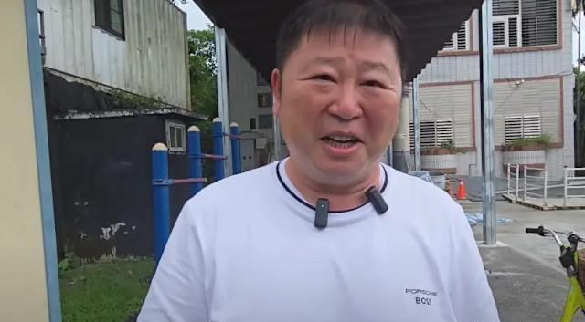 大罢免决战！花莲议长灿笑投票“心情很好”花莲县无党籍议长张峻，今天上午10点多