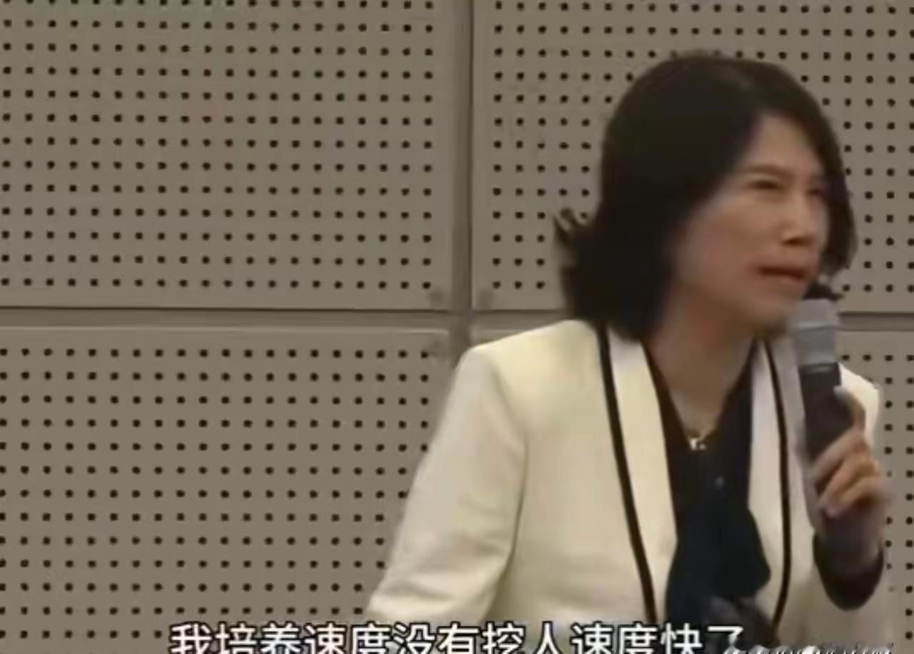 格力的研发团队在悄悄缩水。2023年，一半以上离职的技术骨干去了美的和海尔，不是