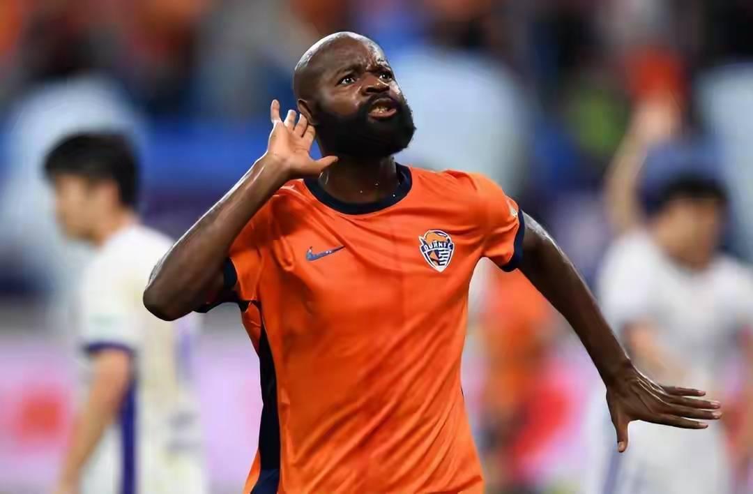 兰克尔泽：老乔，看FIFA怎么制裁你！青岛海牛赛前外援兰克尔泽已经离开，缺席中