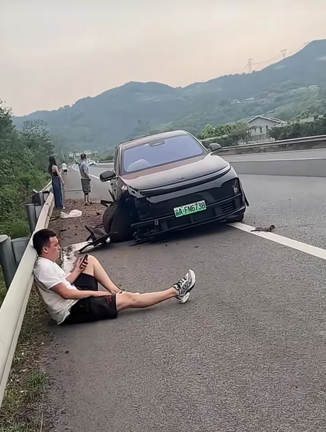 理想汽车的前身是力帆，大家都知道力帆是做传统燃油车的，理想汽车和力帆汽车没有直接