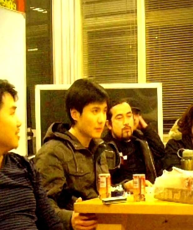 开心麻花这生意，算是让沈腾一个人扛下来了。《超能一家人》特效砸了三个亿，海报