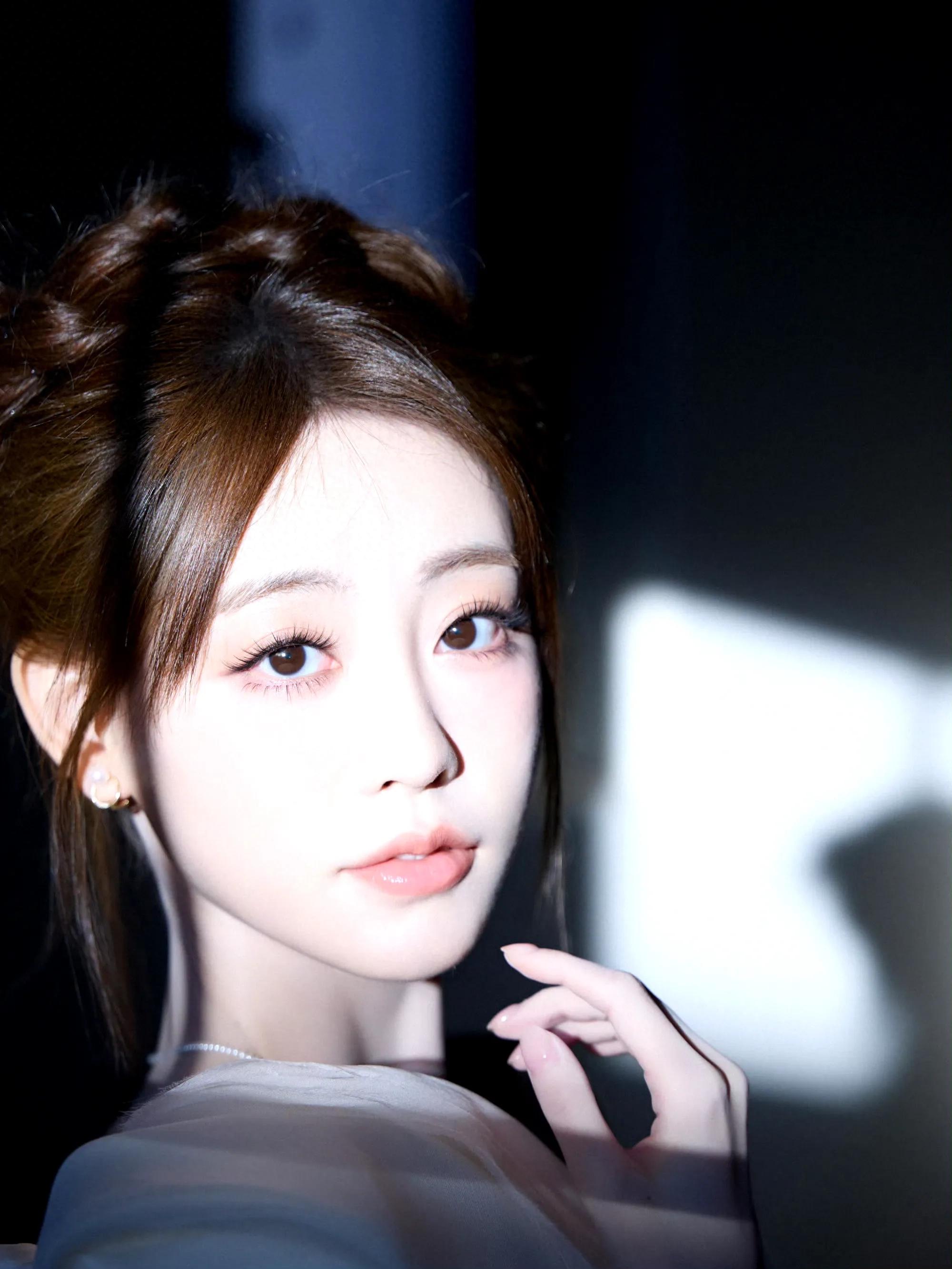 女星祝绪丹公主造型写真：秀丽娇美、闭月羞花！