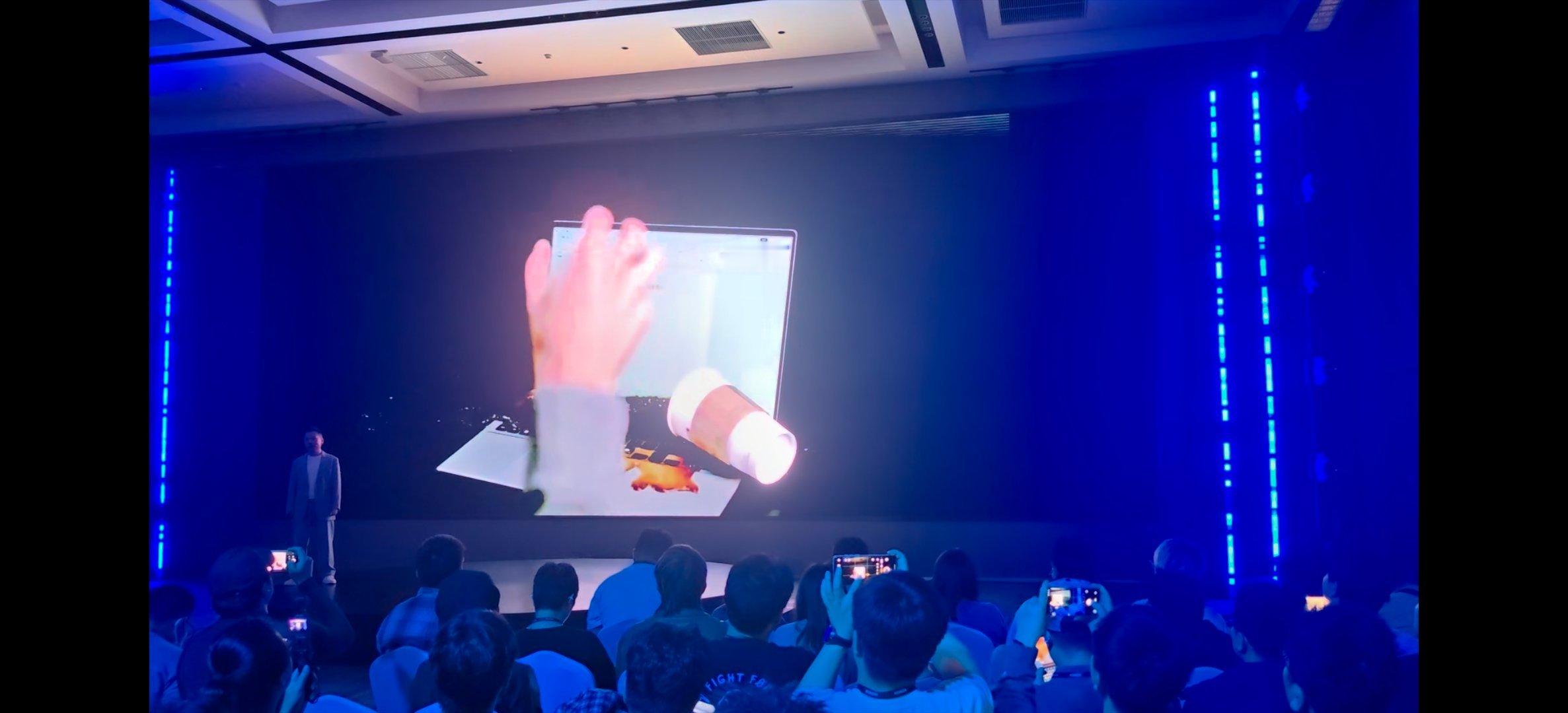 耀子PC产品经理提前剧透荣耀笔记本X14&16Plus2026款。研发小亲上