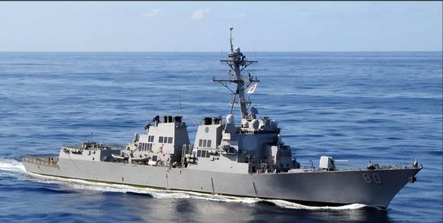 055配备200多枚导弹，假如海战爆发，导弹打完了该咋办？实不相瞒，055打完导