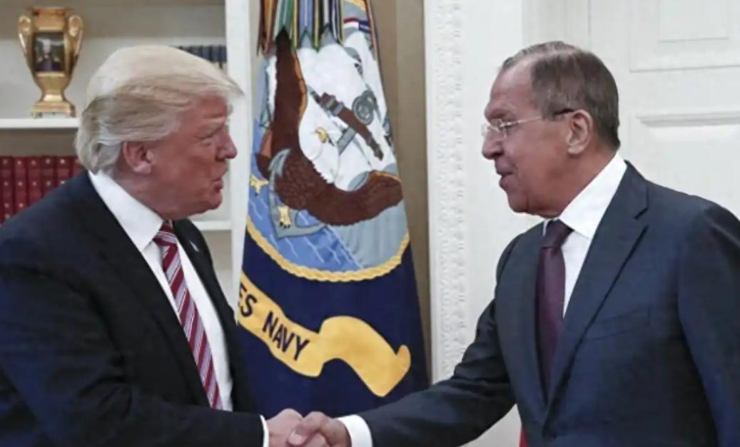 你能想象吗？你花了半辈子，战战兢兢，在克里姆林宫里当间谍，都快摸到权力之巅了。结