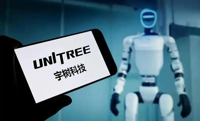 黄仁勋还没来得及高兴，大洋彼岸的议员先翻脸了：宇树机器人不准进美国 这边，芯
