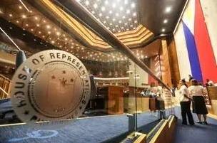 菲律宾马尼拉第二区众议员罗兰多·瓦莱里亚诺表示，他“完全赞同”莱特第四区众议员理