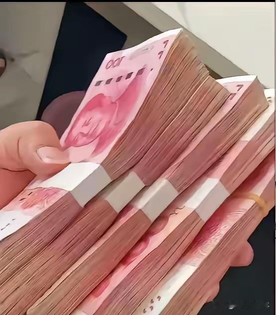 浙江一个老头，拆迁分了450万，把三子女叫回来分钱。大儿子说不要，二女儿也说不要