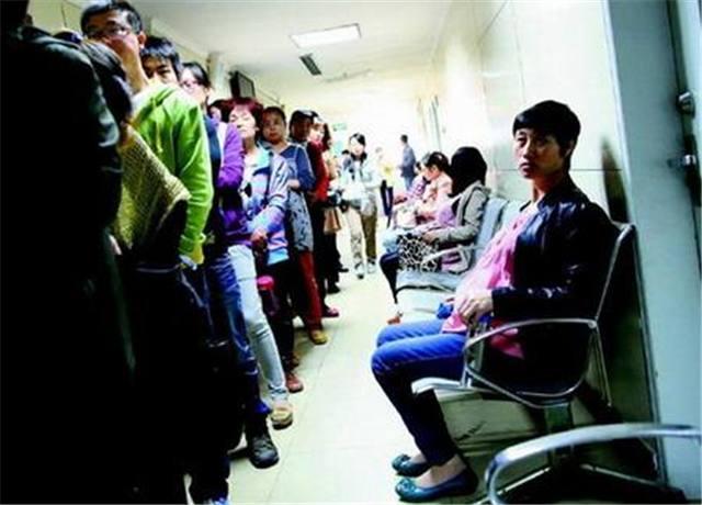 是什么让年轻人越来越不愿意生孩子? 答案说出了很多父母的心声