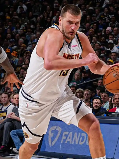 NBA超巨们新秀赛季表现太恐怖！大家看看谁的更亮眼？魔术师：场均18分7.7