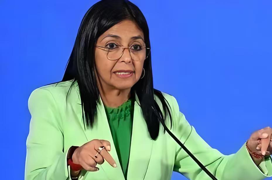 有人问，委内瑞拉副总统罗德里格斯参加了反美制裁的游行，是不是意味着反对派领袖马查