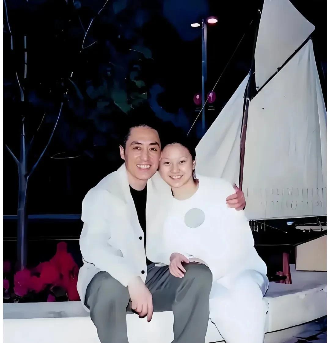 巩俐追随张艺谋长达八年，一直期待着能走进婚姻的殿堂，可等来的却是张艺谋与陈婷生子