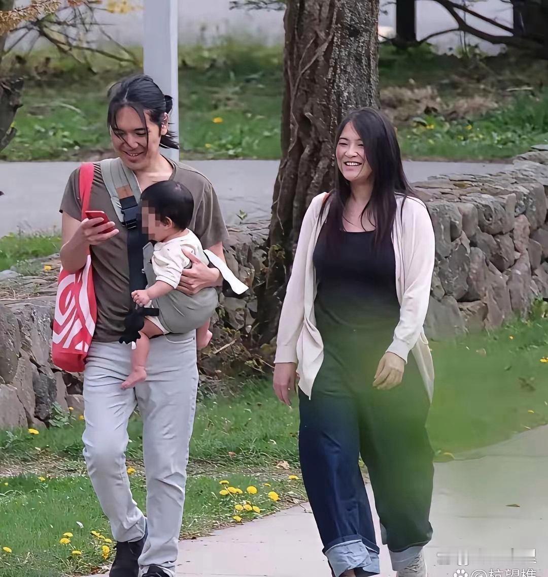 真子公⁠‎主生了儿子后发福明显，看起来比老公还壮硕！她儿子已经1岁了，老公事业顺